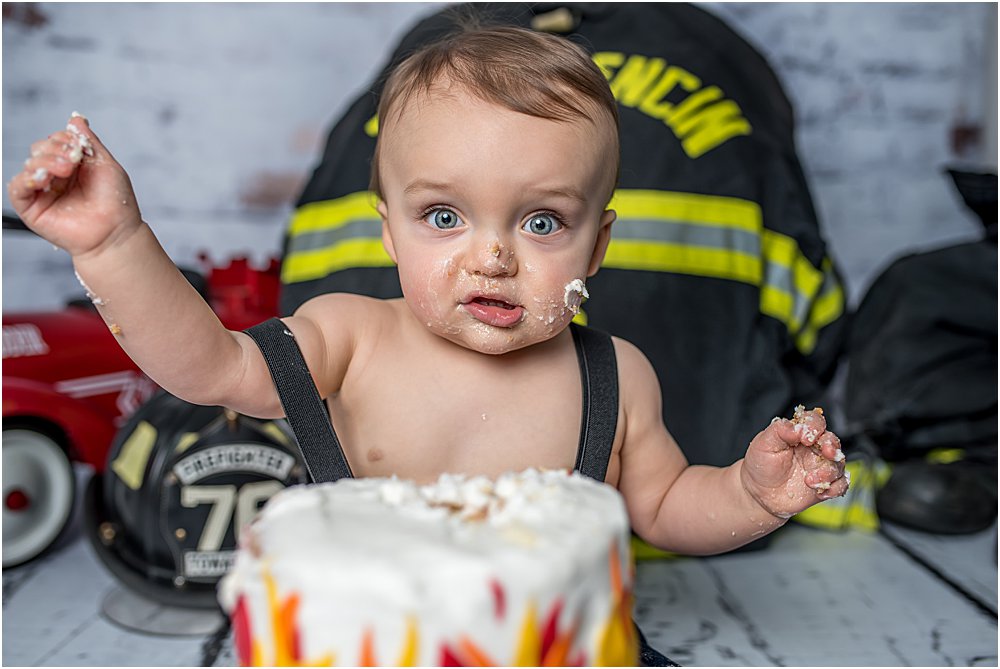 Silver Orchid Photography, Silver Orchid Photography Portraits, Southeastern PA, PA, Family Sessions, Cake Smash, One Year Old, One Year Cake Smash, Birthday Session, Birthday Cake Smash, Newborn Session, Outdoor Cake Smash, One Year Session